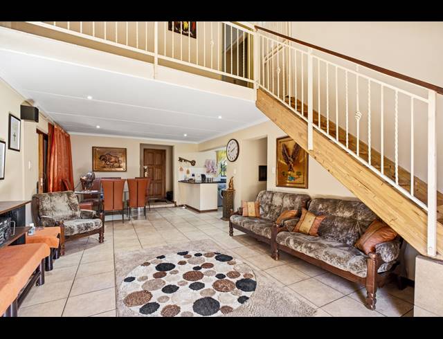5 BEDROOM HOUSE FOR SALE IN BARBEQUE DOWNS